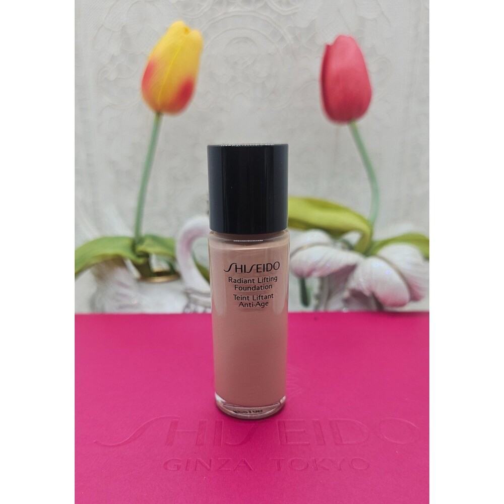Shiseido Radiant Lifting Foundation O20 Natural Light Ochre 15ml / .62oz New